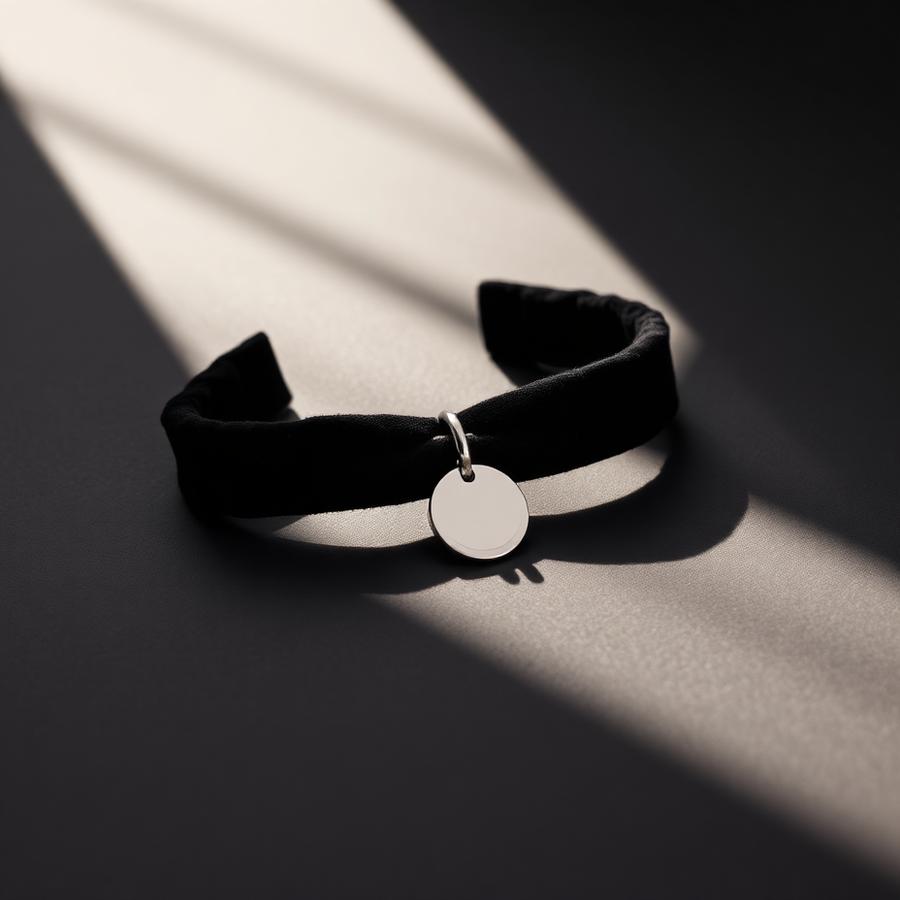 Velvet Choker · Pendant